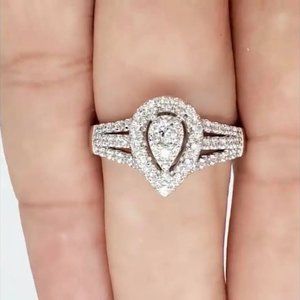 Beautiful Diamond Halo Split Band Ring .60 CT